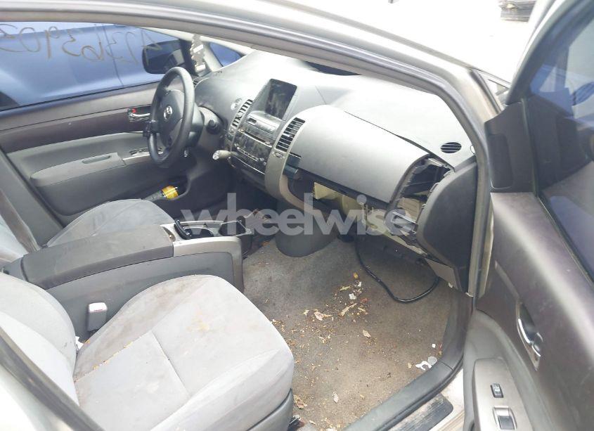 Photo 5 of 2005 Toyota Prius (VIN JTDKB20U757041029)