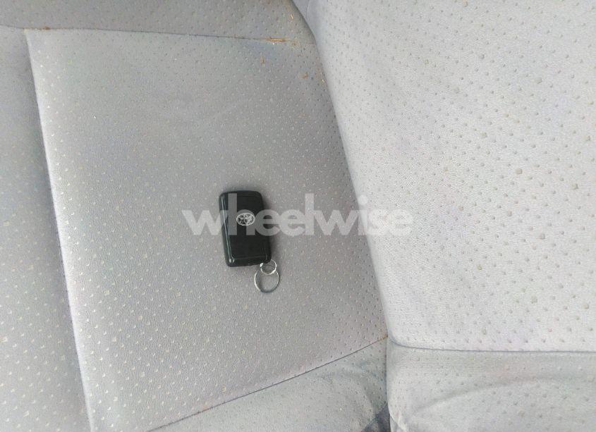 Photo 11 of 2004 Toyota Prius (VIN JTDKB20U840059692)