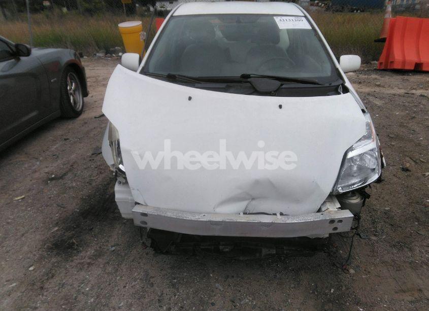 Photo 6 of 2004 Toyota Prius (VIN JTDKB20U840059692)