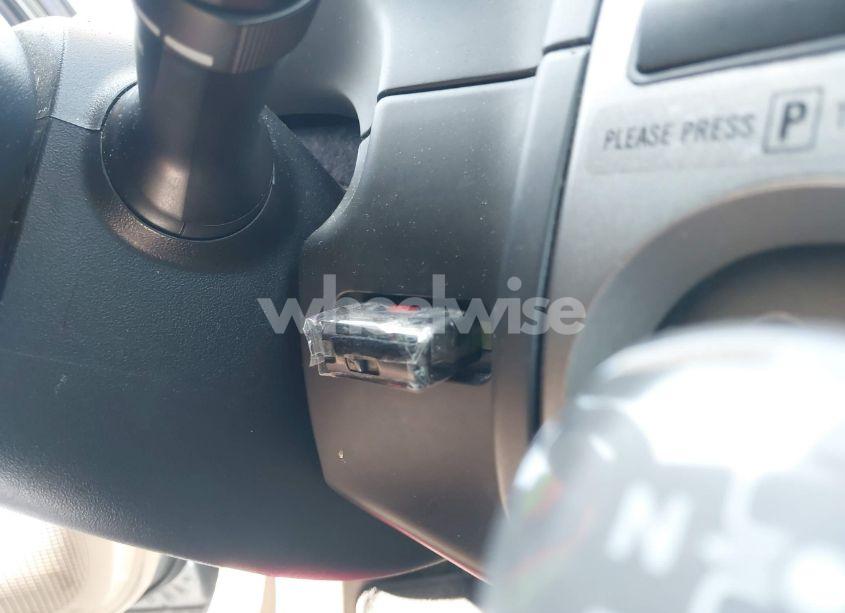 Photo 11 of 2004 Toyota Prius (VIN JTDKB20U840089095)