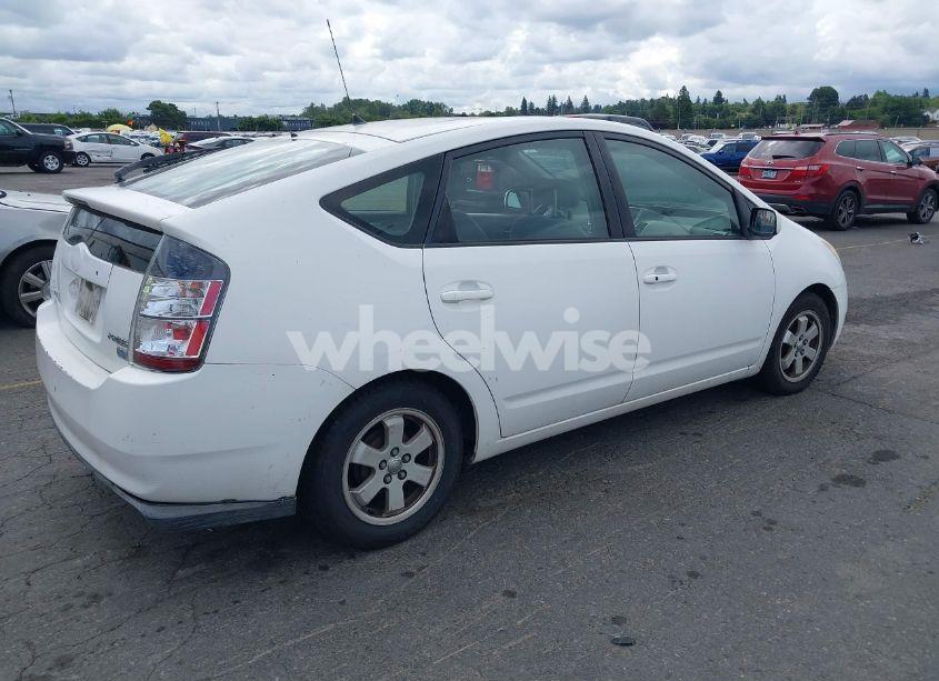 Photo 4 of 2005 Toyota Prius (VIN JTDKB20U850122548)