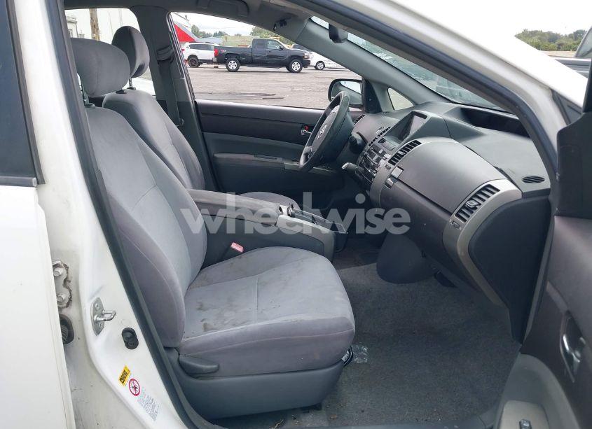 Photo 5 of 2005 Toyota Prius (VIN JTDKB20U850122548)