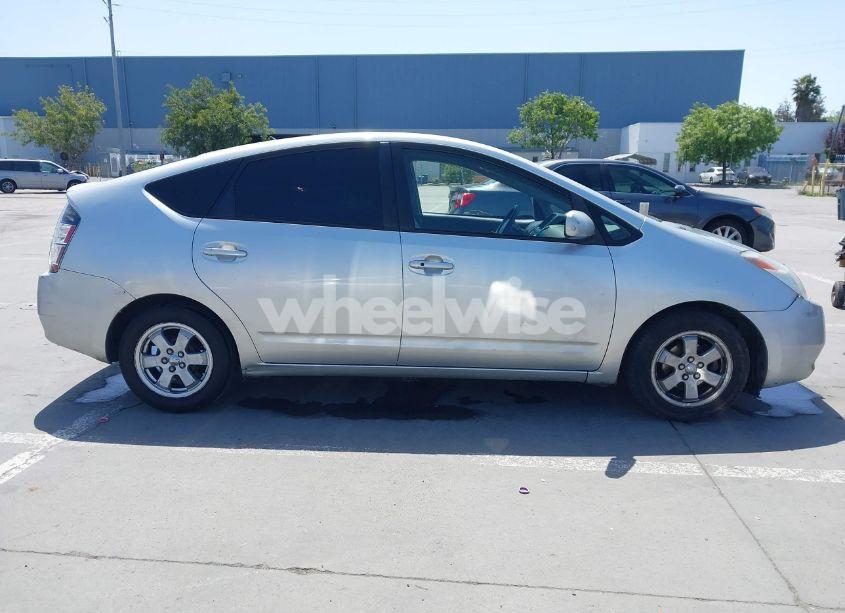 Photo 13 of 2005 Toyota Prius (VIN JTDKB20U850125353)