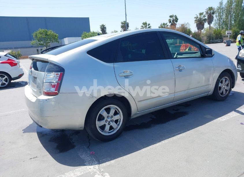 Photo 4 of 2005 Toyota Prius (VIN JTDKB20U850125353)