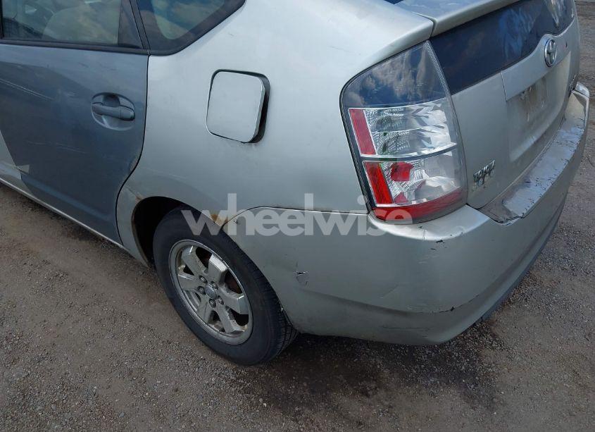 Photo 12 of 2005 Toyota Prius (VIN JTDKB20U853006958)