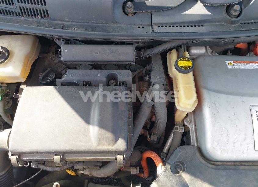 Photo 10 of 2005 Toyota Prius (VIN JTDKB20U853025994)