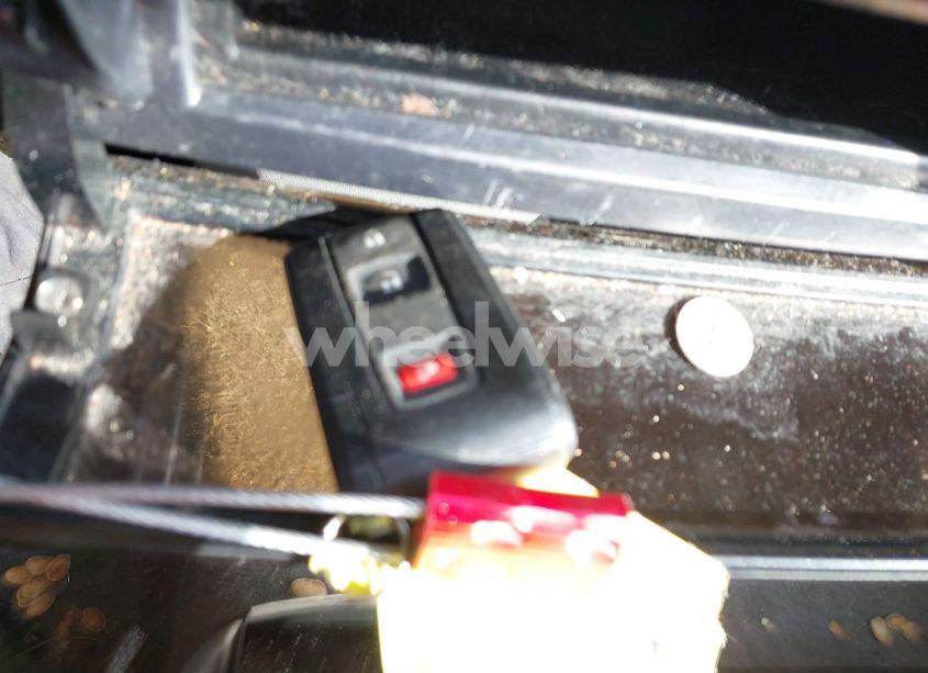 Photo 11 of 2005 Toyota Prius (VIN JTDKB20U853025994)