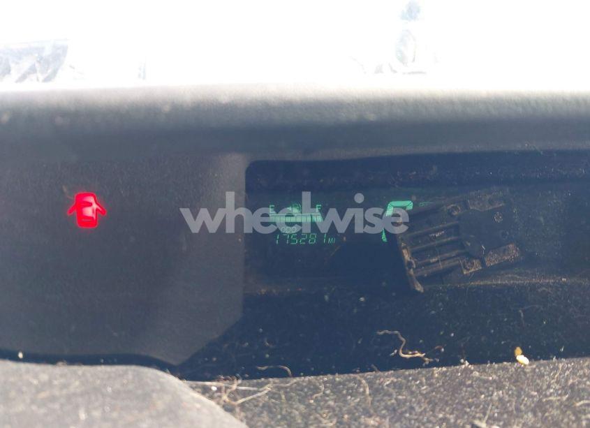 Photo 15 of 2005 Toyota Prius (VIN JTDKB20U853025994)