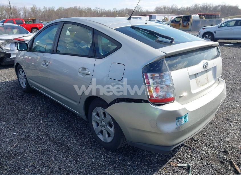 Photo 3 of 2005 Toyota Prius (VIN JTDKB20U853025994)