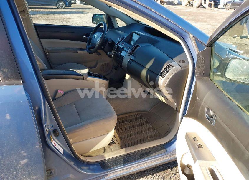 Photo 5 of 2005 Toyota Prius (VIN JTDKB20U853041855)