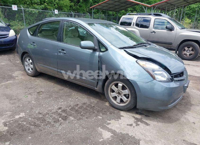 2005 Toyota Prius (VIN JTDKB20U853125464) main photo