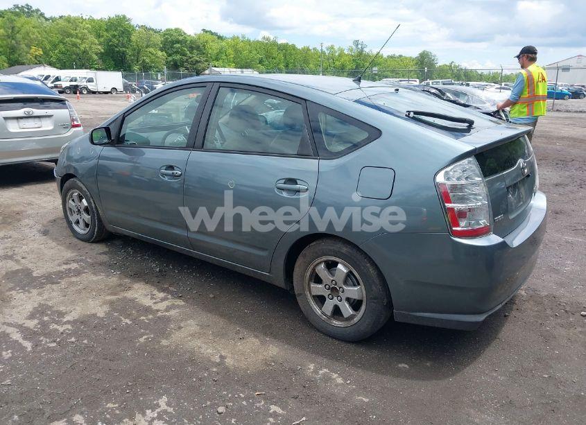 Photo 3 of 2005 Toyota Prius (VIN JTDKB20U853125464)