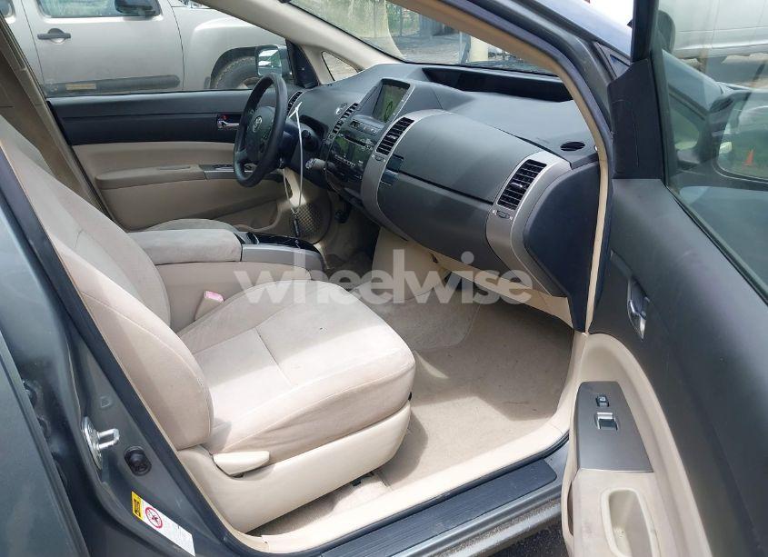 Photo 5 of 2005 Toyota Prius (VIN JTDKB20U853125464)