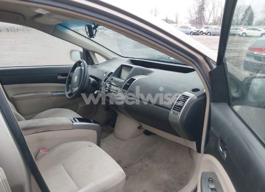 Photo 5 of 2004 Toyota Prius (VIN JTDKB20U940001168)