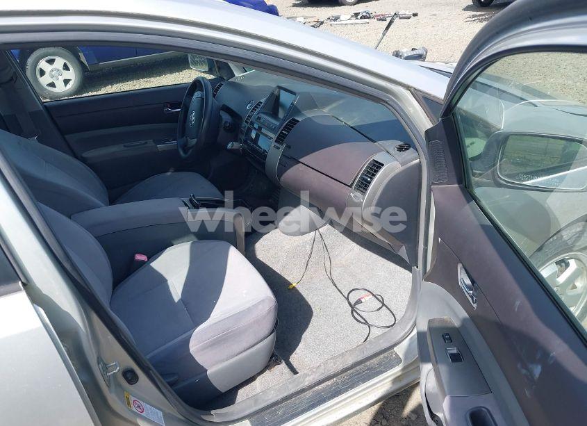 Photo 5 of 2004 Toyota Prius (VIN JTDKB20U940027625)