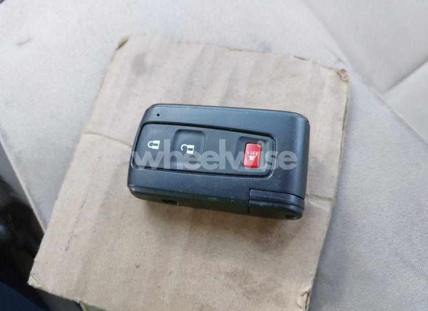 Photo 11 of 2005 Toyota Prius (VIN JTDKB20U950123255)