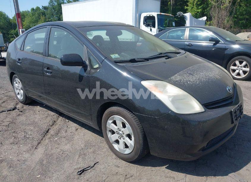 2005 Toyota Prius (VIN JTDKB20U953001557) main photo