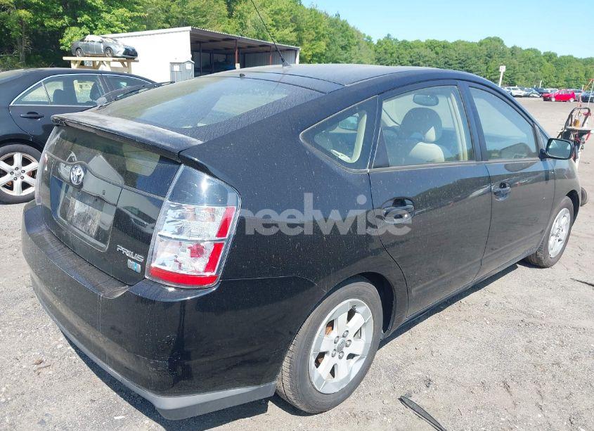 Photo 4 of 2005 Toyota Prius (VIN JTDKB20U953001557)
