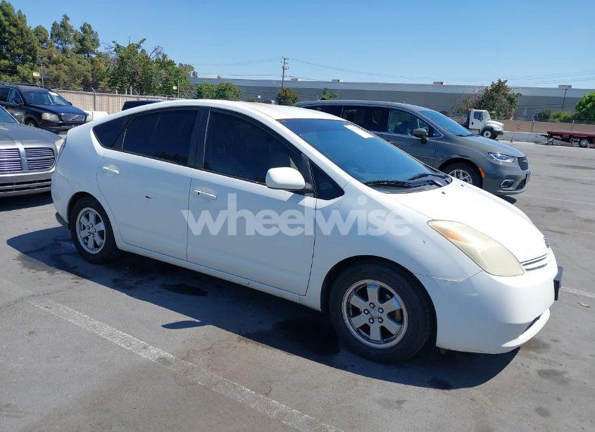 2005 Toyota Prius (VIN JTDKB20U953048667) main photo