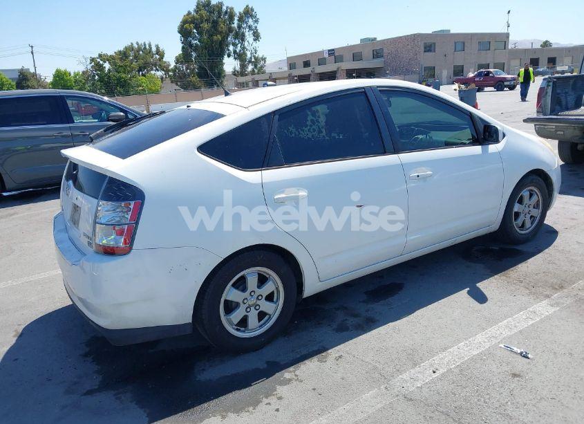 Photo 4 of 2005 Toyota Prius (VIN JTDKB20U953048667)