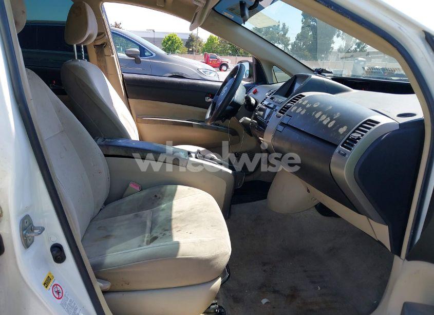 Photo 5 of 2005 Toyota Prius (VIN JTDKB20U953048667)