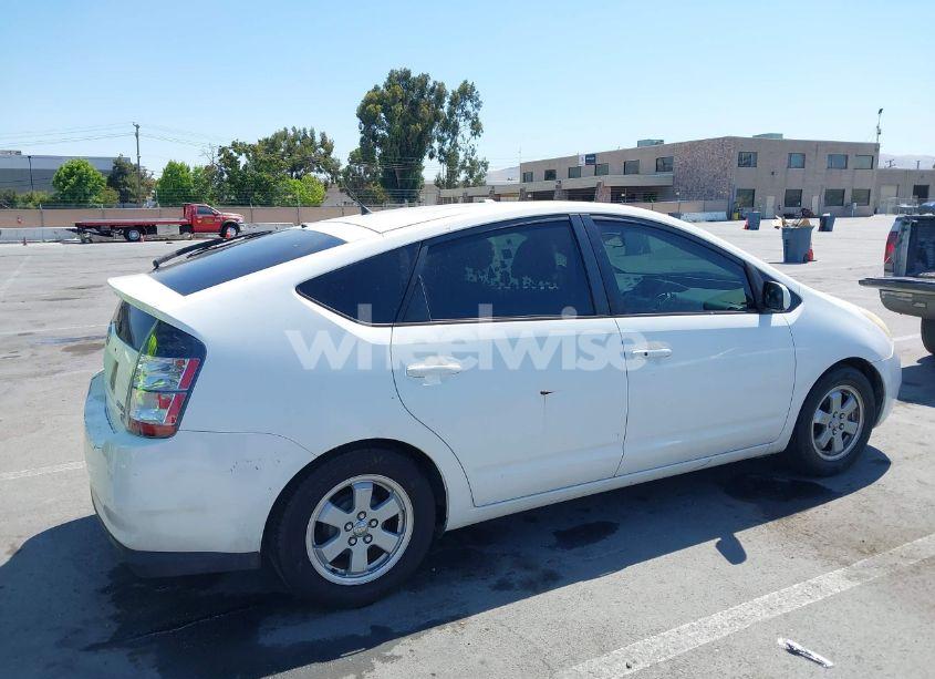 Photo 6 of 2005 Toyota Prius (VIN JTDKB20U953048667)