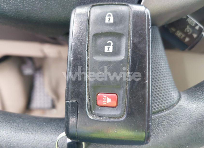 Photo 11 of 2005 Toyota Prius (VIN JTDKB20U953074315)