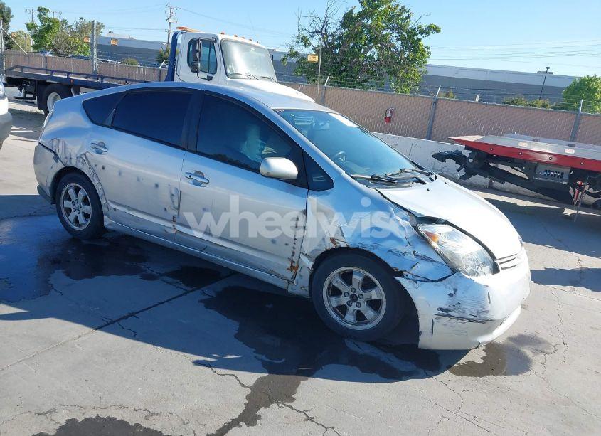 2005 Toyota Prius (VIN JTDKB20U957017198) main photo