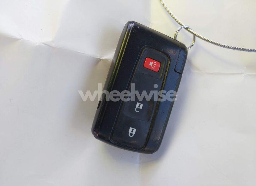 Photo 11 of 2005 Toyota Prius (VIN JTDKB20U957017198)