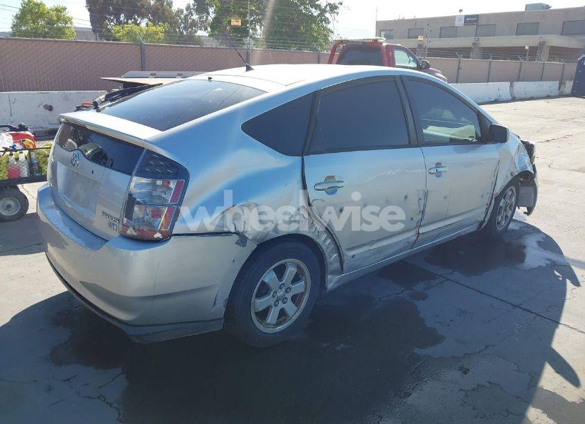 Photo 4 of 2005 Toyota Prius (VIN JTDKB20U957017198)