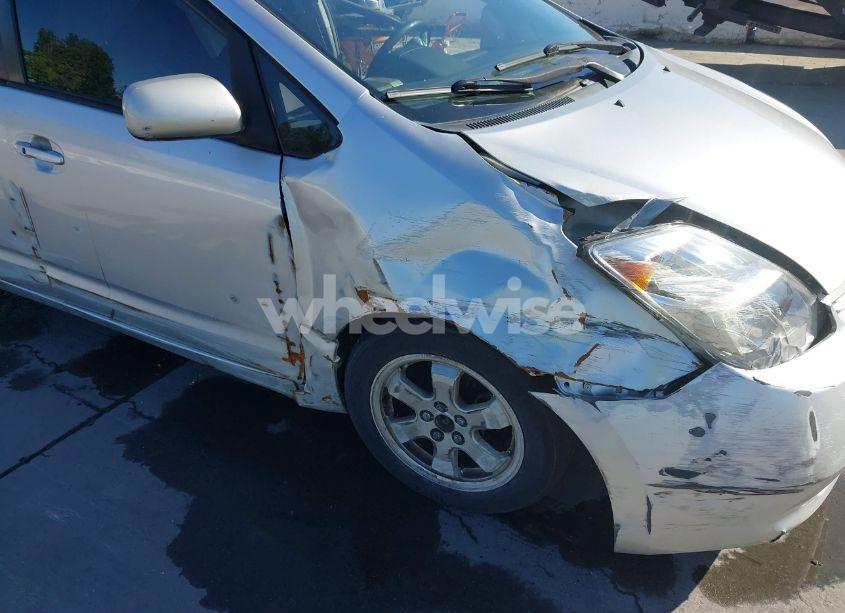 Photo 6 of 2005 Toyota Prius (VIN JTDKB20U957017198)