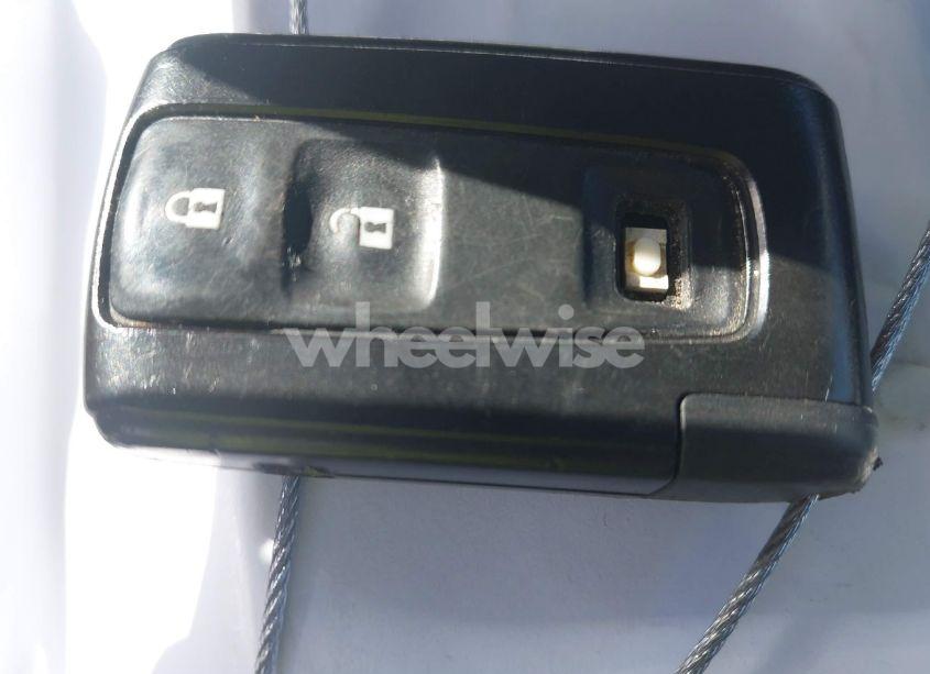 Photo 11 of 2005 Toyota Prius (VIN JTDKB20U957032171)