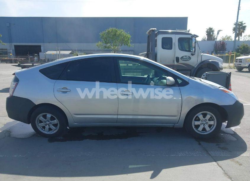 Photo 13 of 2005 Toyota Prius (VIN JTDKB20U957032171)