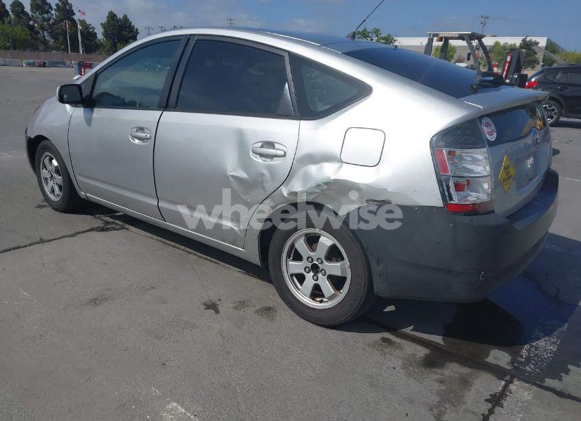Photo 3 of 2005 Toyota Prius (VIN JTDKB20U957032171)