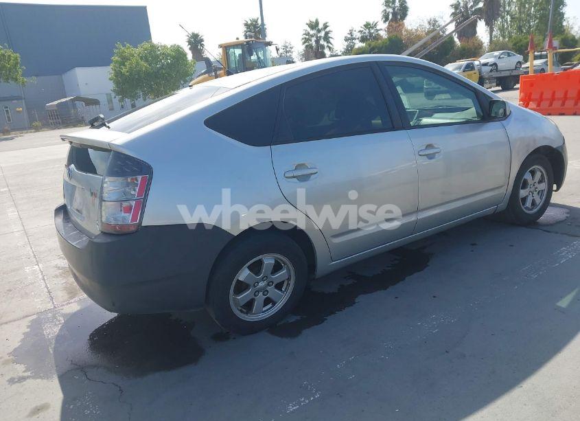 Photo 4 of 2005 Toyota Prius (VIN JTDKB20U957032171)