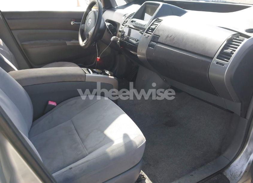 Photo 5 of 2005 Toyota Prius (VIN JTDKB20U957032171)