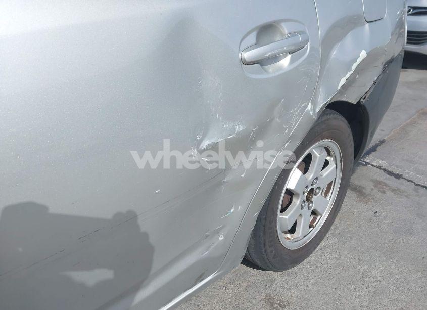 Photo 6 of 2005 Toyota Prius (VIN JTDKB20U957032171)