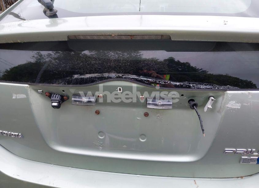 Photo 6 of 2006 Toyota Prius (VIN JTDKB20U963143831)