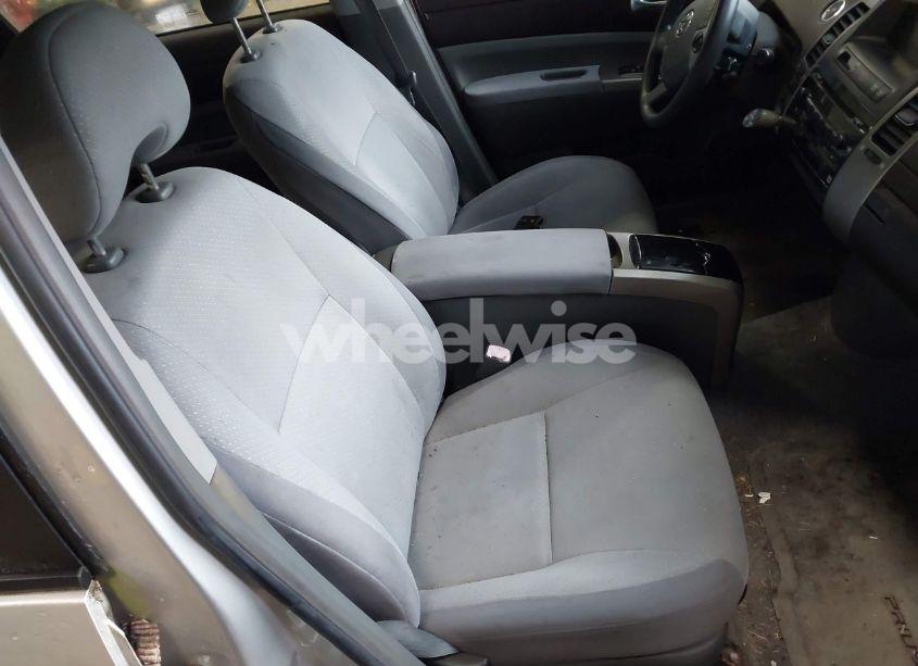 Photo 5 of 2005 Toyota Prius (VIN JTDKB20UX53019937)