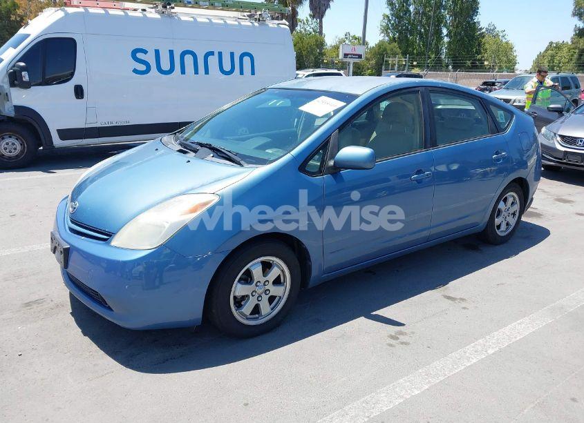 Photo 2 of 2005 Toyota Prius (VIN JTDKB20UX53031585)