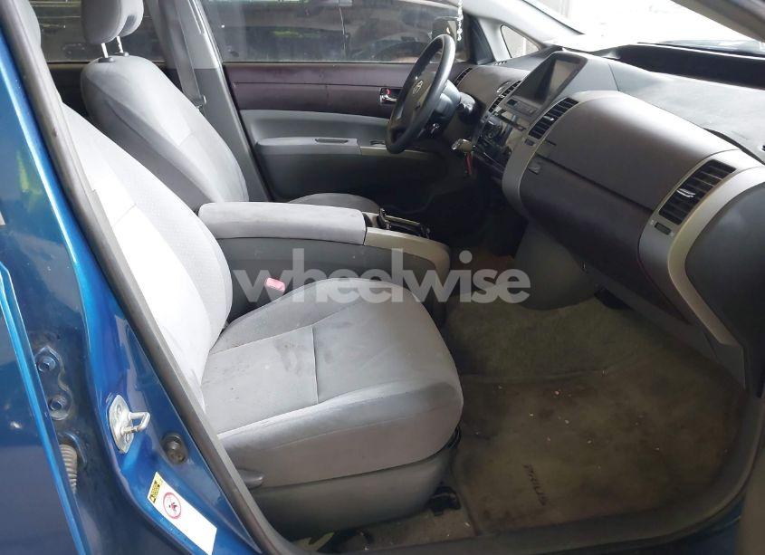 Photo 5 of 2005 Toyota Prius (VIN JTDKB20UX53032753)