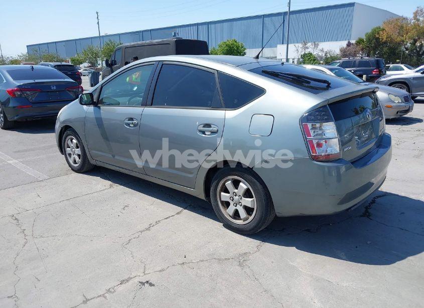 Photo 3 of 2005 Toyota Prius (VIN JTDKB20UX53114594)
