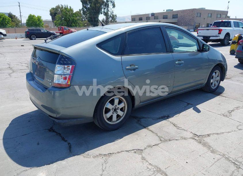 Photo 4 of 2005 Toyota Prius (VIN JTDKB20UX53114594)