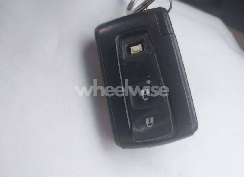 Photo 11 of 2005 Toyota Prius (VIN JTDKB20UX57045057)