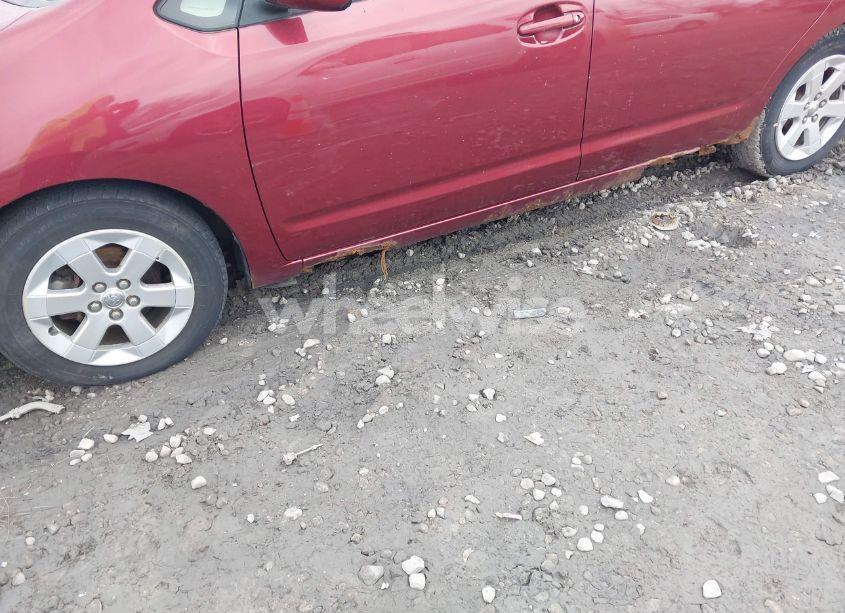 Photo 6 of 2005 Toyota Prius (VIN JTDKB20UX57045057)