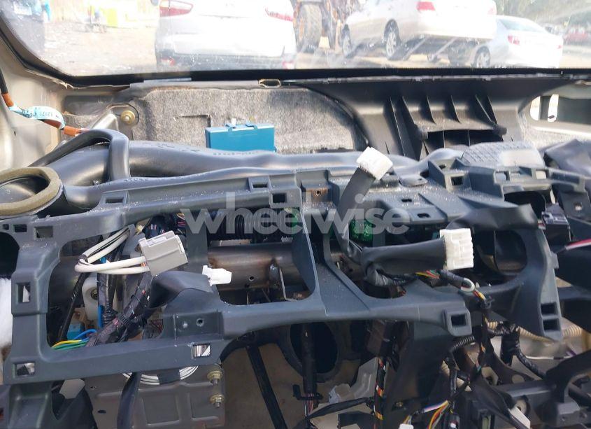 Photo 7 of 2004 Toyota Prius (VIN JTDKB22U040116044)