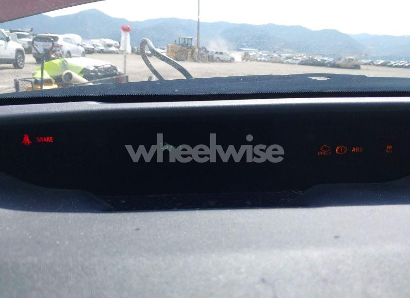 Photo 7 of 2005 Toyota Prius (VIN JTDKB22U053047999)