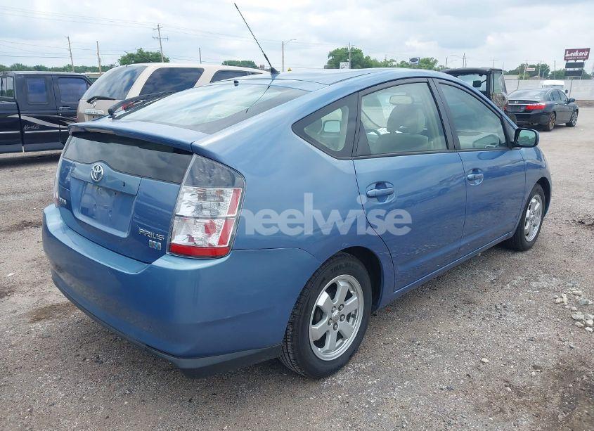 Photo 4 of 2005 Toyota Prius (VIN JTDKB22U857028318)