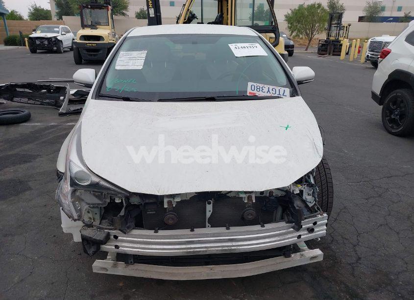 Photo 13 of 2016 Toyota Prius TWO (VIN JTDKBRFU0G3003930)