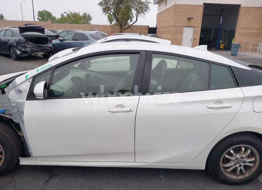 Photo 15 of 2016 Toyota Prius TWO (VIN JTDKBRFU0G3003930)